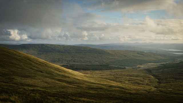 Sonnenuntergang über der Isle of Skye vom Trotternish Ridge aus gesehen